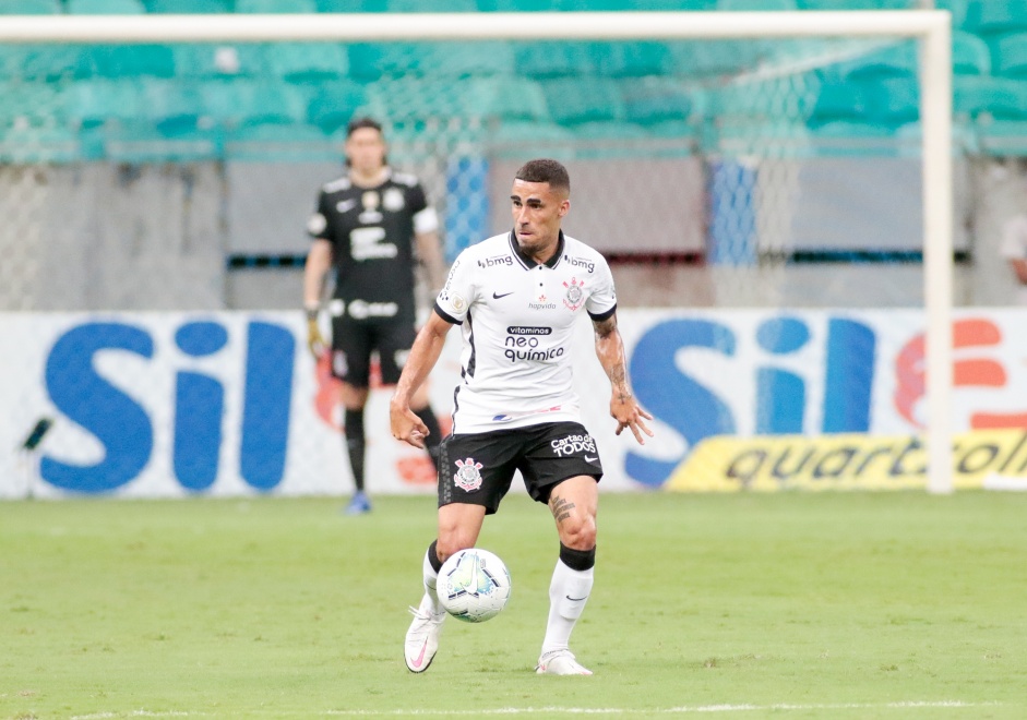 Volante Gabriel em ao durante duelo contra o Bahia, pelo Campeonato Brasileiro