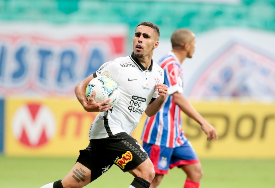 Volante Gabriel marcou o gol do Corinthians contra o Bahia, na Arena Fonte Nova