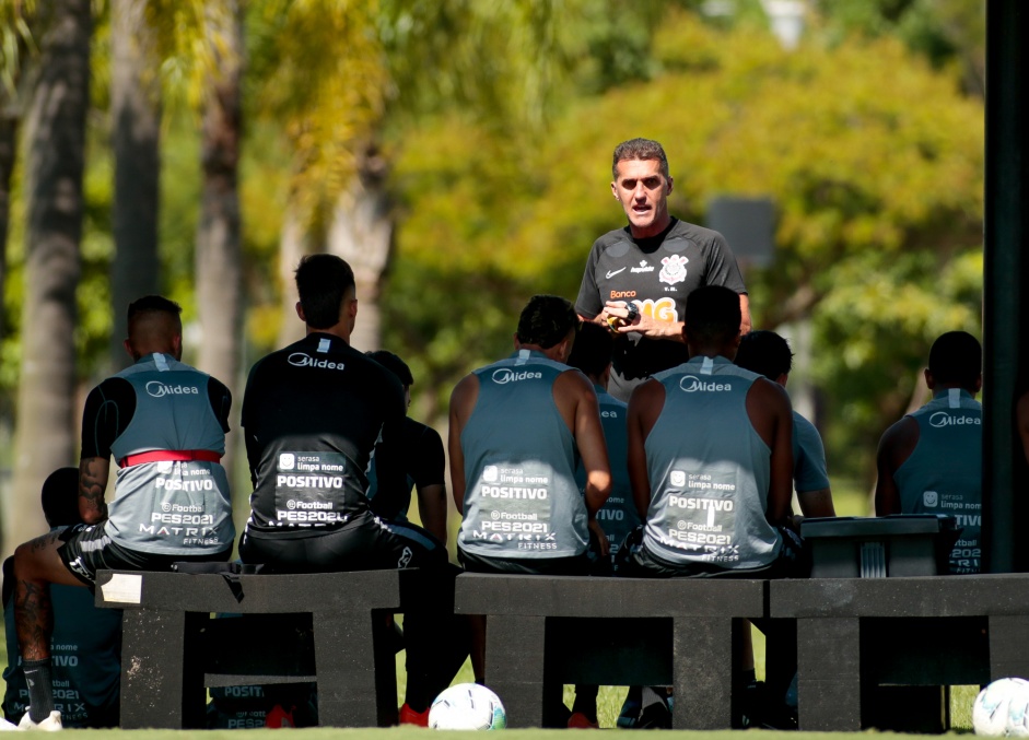 Vagner Mancini tem novas baixas por Covid-19 no elenco do Corinthians