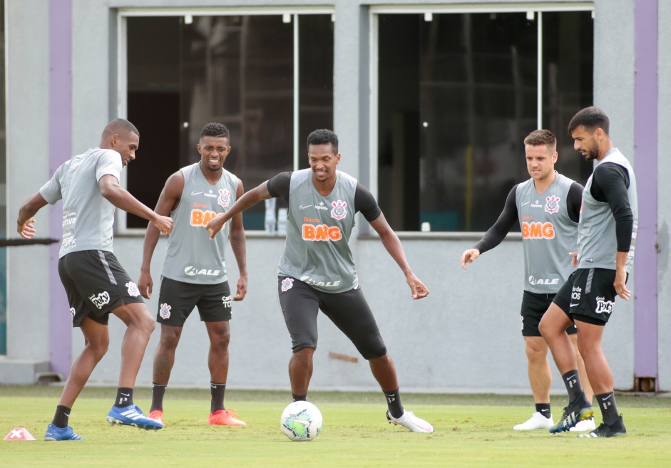 Marllon, Jonathan Cafú, Jô, Ramiro, Camacho no treino da manhã desta segunda-feira no CT Dr. Joaquim