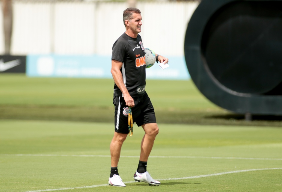 Vagner Mancini na atividade da manhã desta segunda-feira no CT Dr. Joaquim Grava