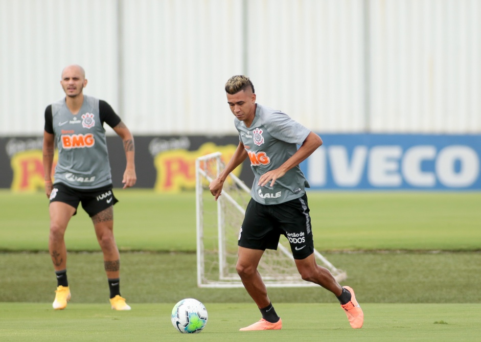 Victor Cantillo na atividade da manhã desta segunda-feira no CT Dr. Joaquim Grava