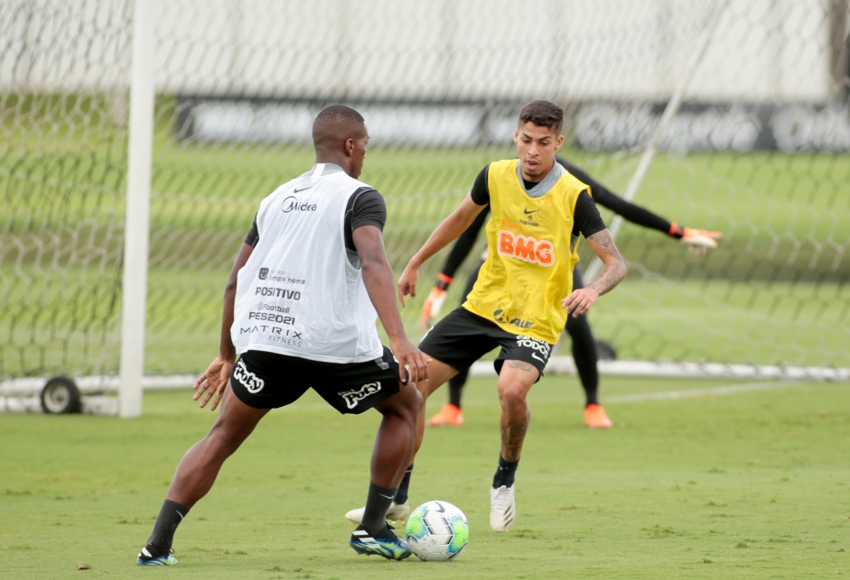 Xavier e Gabriel Pereira na atividade da manh desta segunda-feira no CT Dr Joaquim Grava