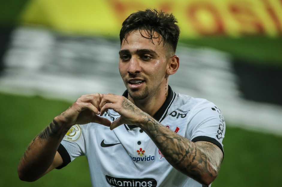 Gustavo Silva anotou o terceiro gol do Corinthians contra o Athletico-PR