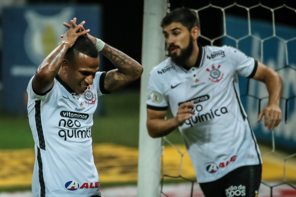 Corinthians perdeu chance importante de se distanciar de grupo que briga pela oitava posio