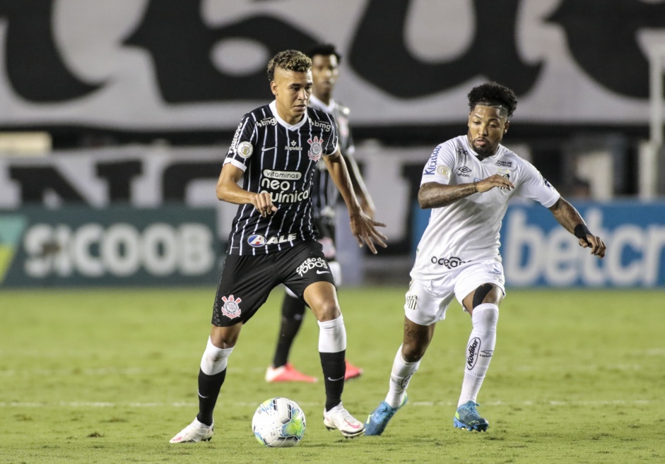 Cantillo durante partida entre Corinthians e Santos, na Vila Belmiro, pelo Brasileiro