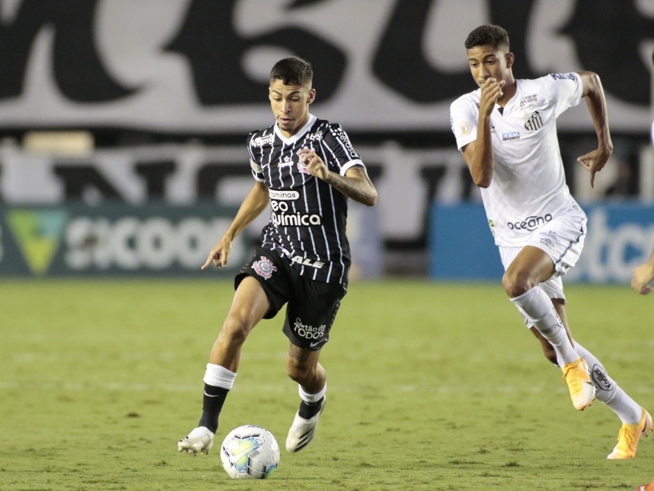 Gabriel Pereira durante partida entre Corinthians e Santos, na Vila Belmiro, pelo Brasileirão