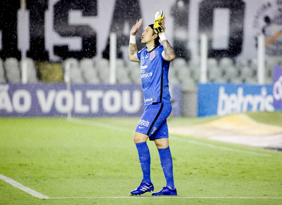 Cássio no jogo entre Corinthians e Santos, pelo Brasileirão, na Vila Belmiro
