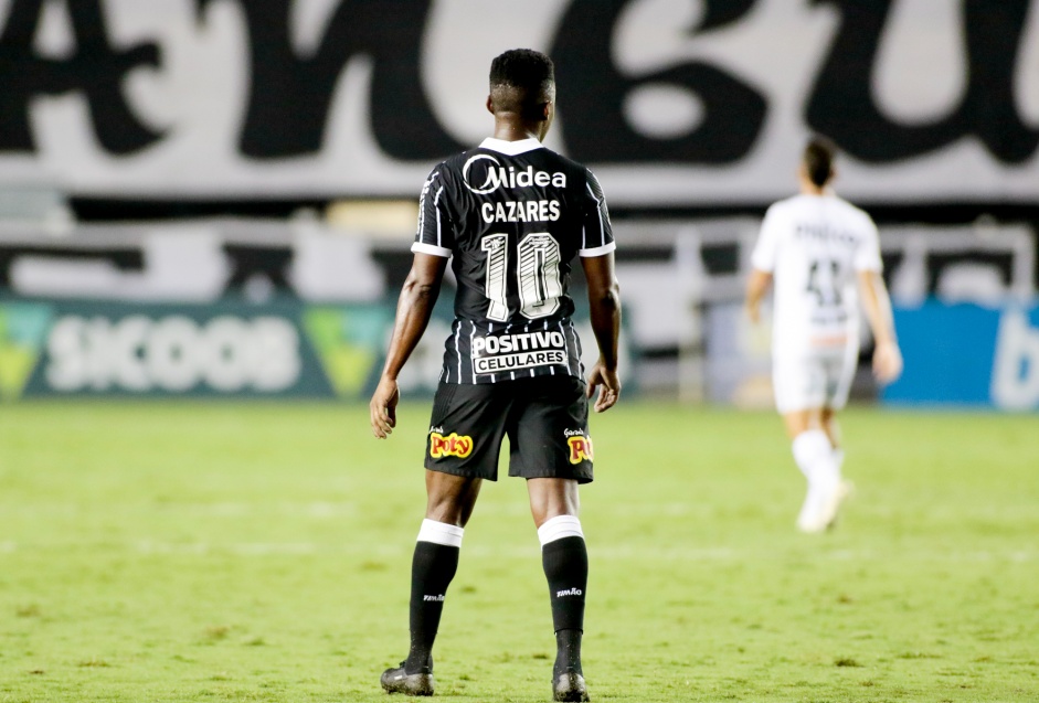 Cazares durante partida entre Corinthians e Santos, na Vila Belmiro, pelo Brasileiro