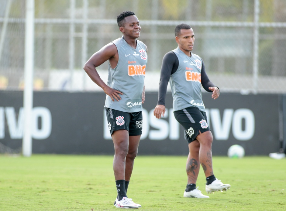 Cazares e Otero no primeiro treino depois da derrota para o Santos, pelo Brasileiro 2020