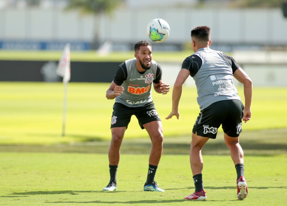 Everaldo no primeiro treino depois da derrota para o Santos, pelo Brasileiro 2020