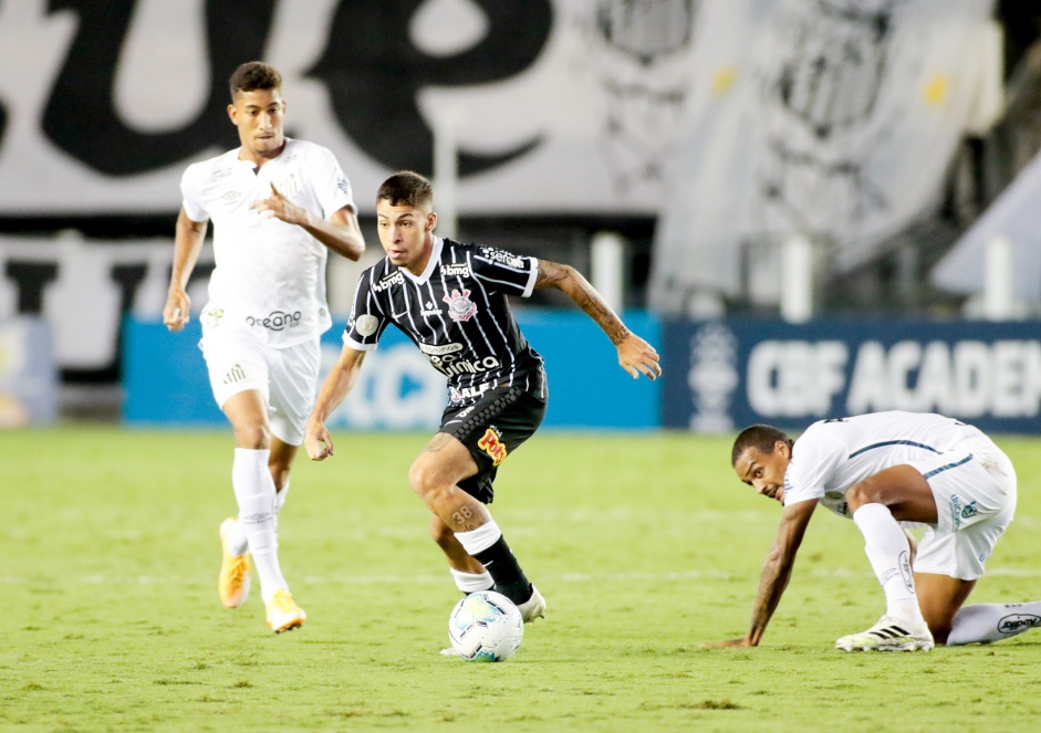 Garoto Gabriel Pereira durante partida entre Corinthians e Santos, na Vila Belmiro, pelo Brasileirão