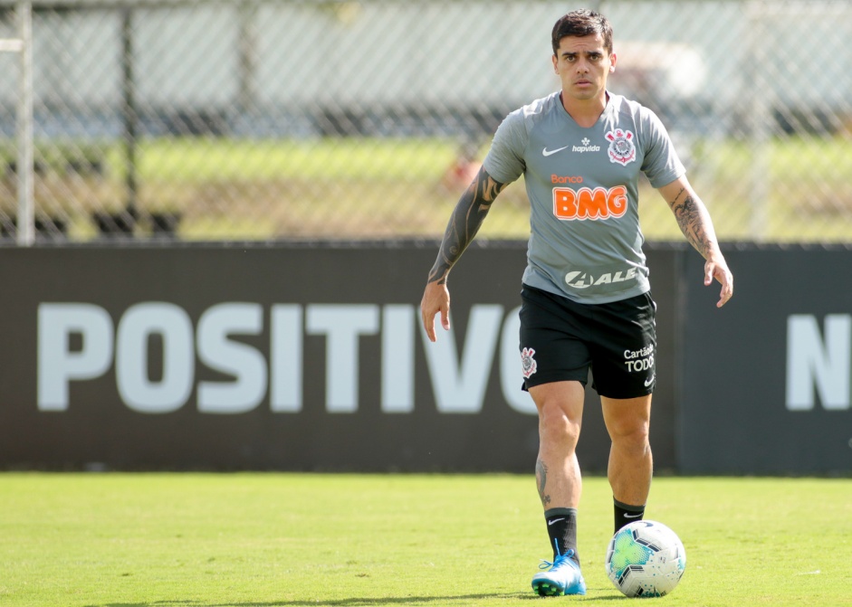 Lateral Fagner no primeiro treino depois da derrota para o Santos, pelo Brasileiro 2020