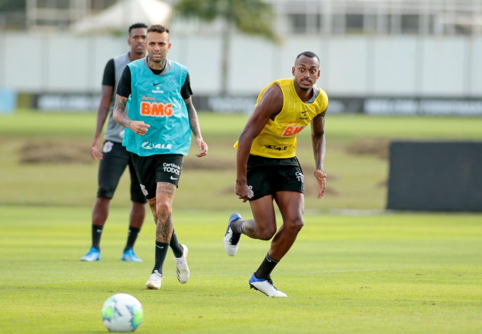 Luan e Raul Gustavo no primeiro treino depois da derrota para o Santos, pelo Brasileiro 2020