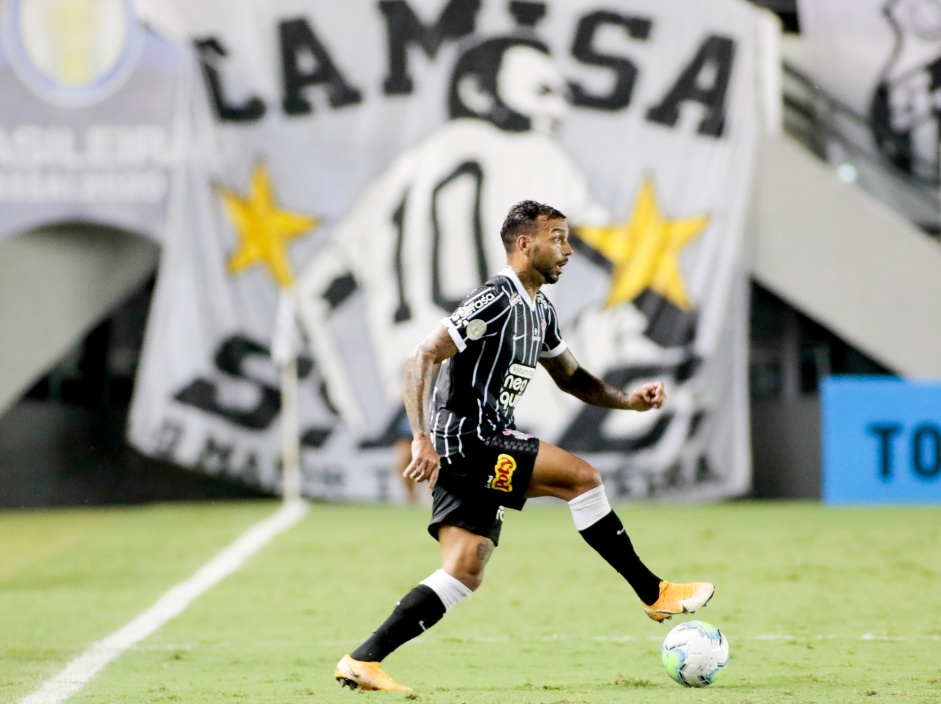 Michel durante partida entre Corinthians e Santos, na Vila Belmiro, pelo Brasileirão