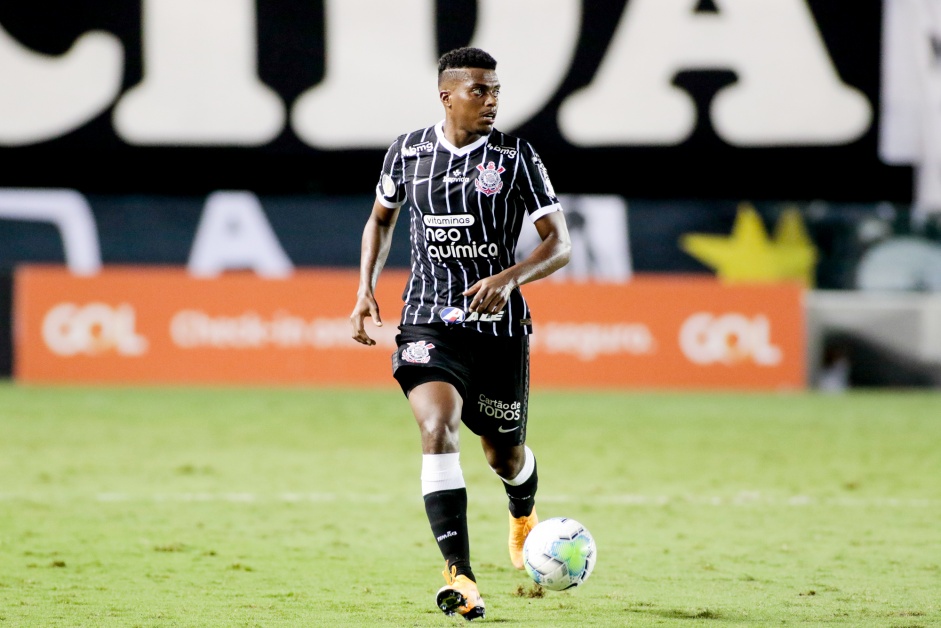 Zagueiro Jemerson durante partida entre Corinthians e Santos, na Vila Belmiro, pelo Brasileirão