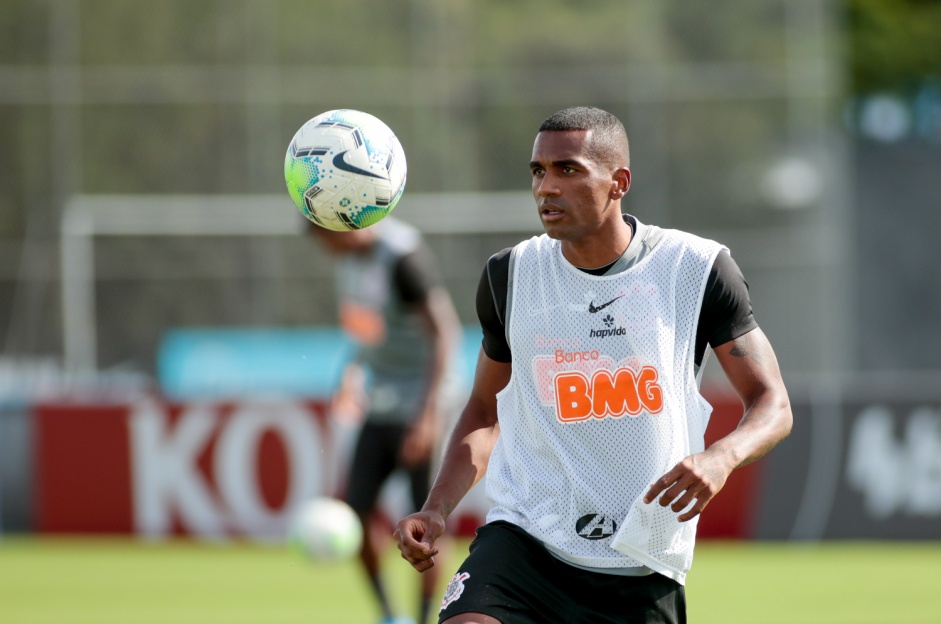 Marllon se despediu do Corinthians nesta quinta-feira Marllon se despediu do Corinthians nesta quinta-feira