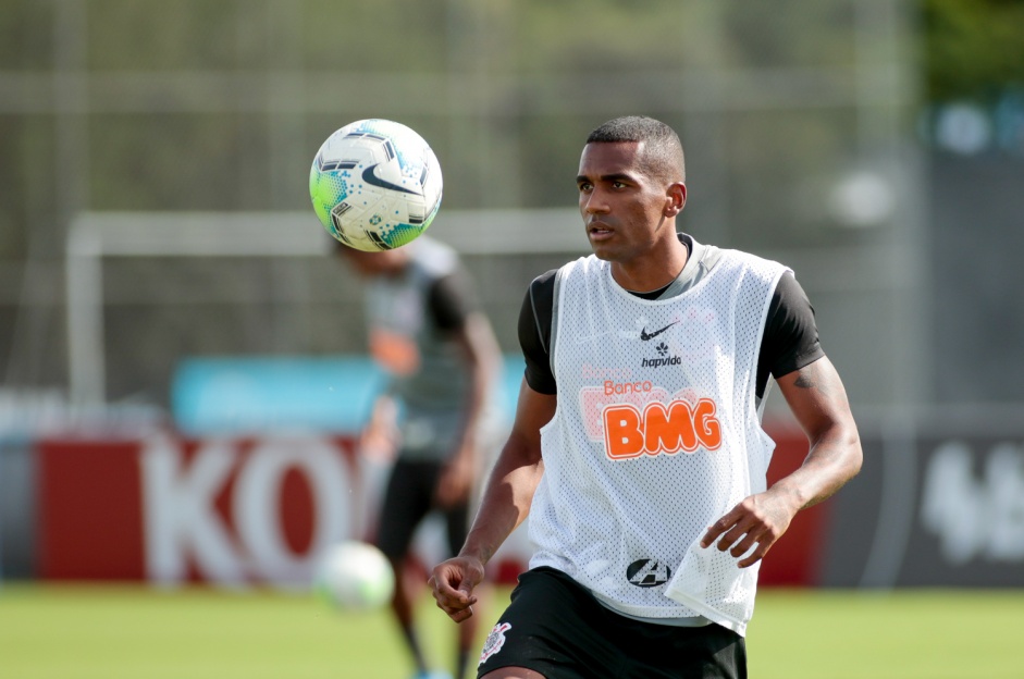 Marllon se despediu do Corinthians nesta quinta-feira