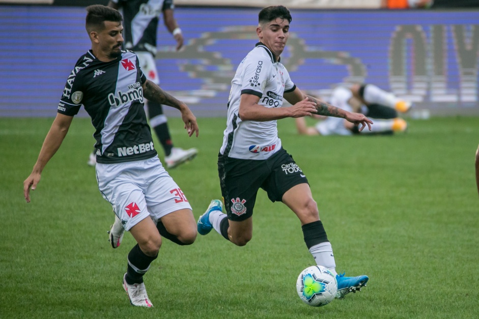 ngelo Araos no jogo contra o o Vasco, na Neo Qumica Arena, pelo Brasileiro