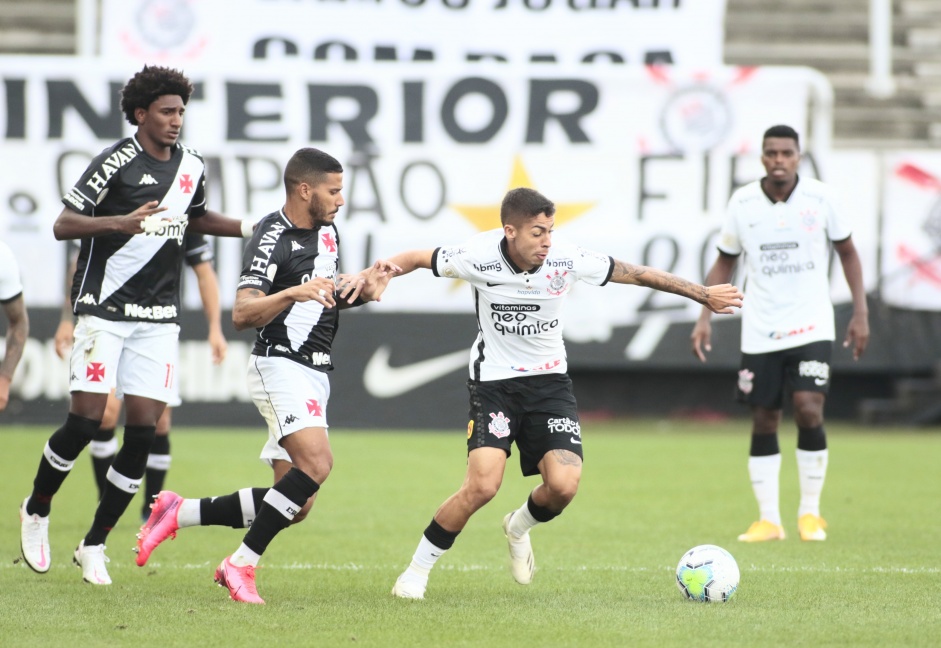 Gabriel Pereira no empate entre Corinthians e Vasco, na Neo Qumica Arena, pelo Brasileiro