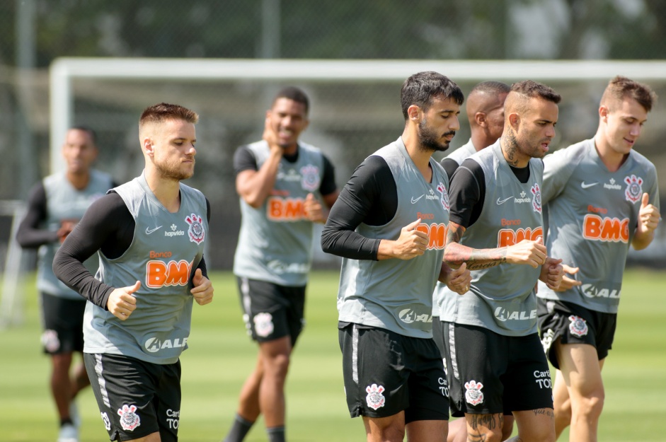 Ramiro, Camacho e Lucas Piton desfalcam o Corinthians neste domingo Ramiro, Camacho e Lucas Piton desfalcam o Corinthians neste domingo