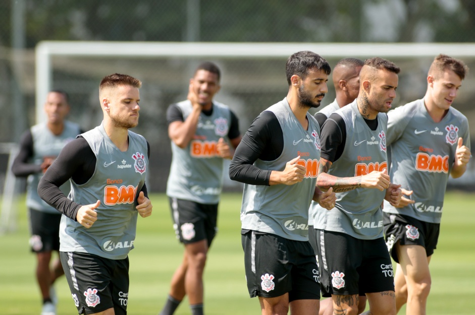 Ramiro, Camacho, Luan, Lucas Piton na atividade da manh deste sbado no CT Dr. Joaquim Grava