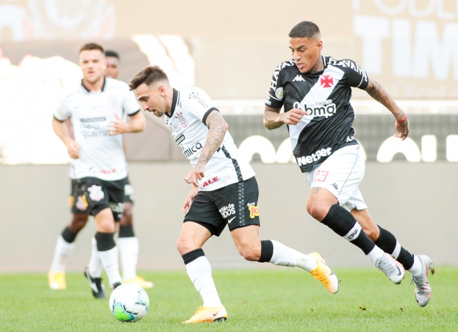 Gustavo Silva no jogo contra o Vasco, na Neo Qumica Arena, pelo Campeonato Brasileiro