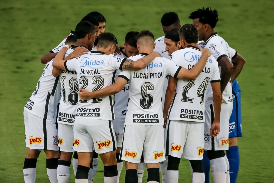 Elenco do Corinthians durante jogo contra o Red Bull Bragantino, pelo Campeonato Paulista 2021 Elenco do Corinthians durante jogo contra o Red Bull Bragantino, pelo Campeonato Paulista 2021