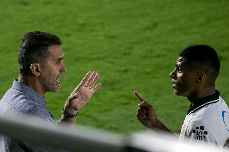 Mancini e Rodrigo Varanda no jogo contra o Red Bull Bragantino, pelo Campeonato Paulista 2021