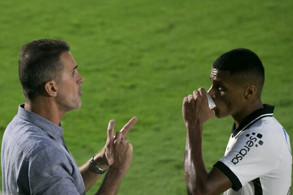 Vagner Mancini e Rodrigo Varanda no jogo contra o Red Bull Bragantino, pelo Campeonato Paulista