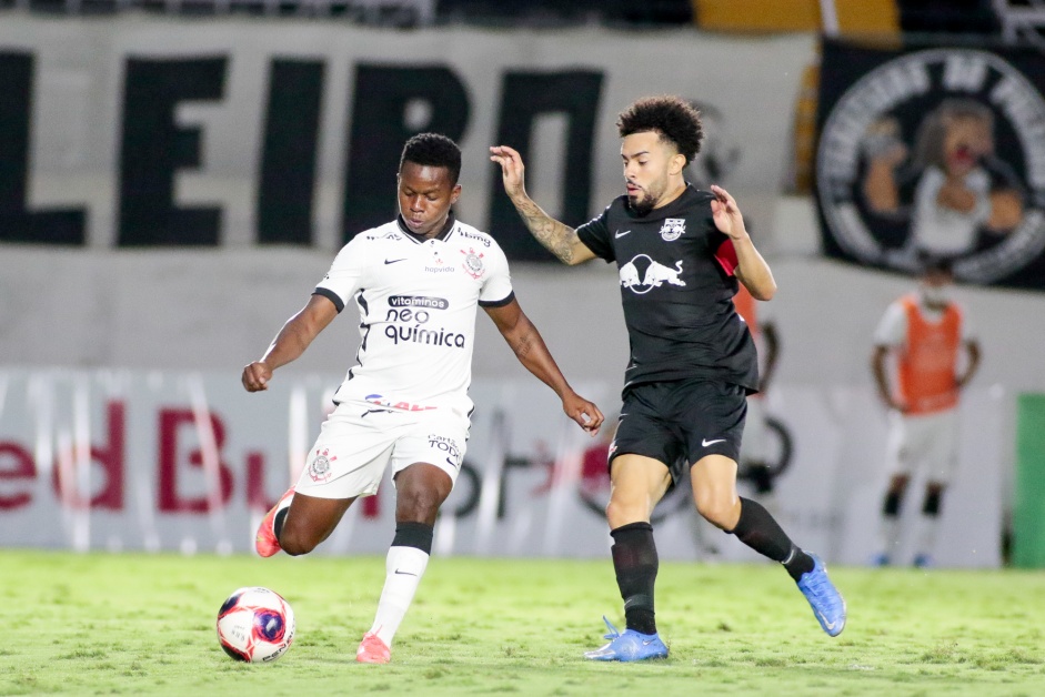 Juan Cazares no embate entre Corinthians e Red Bul Bragantino, pelo Paulisto