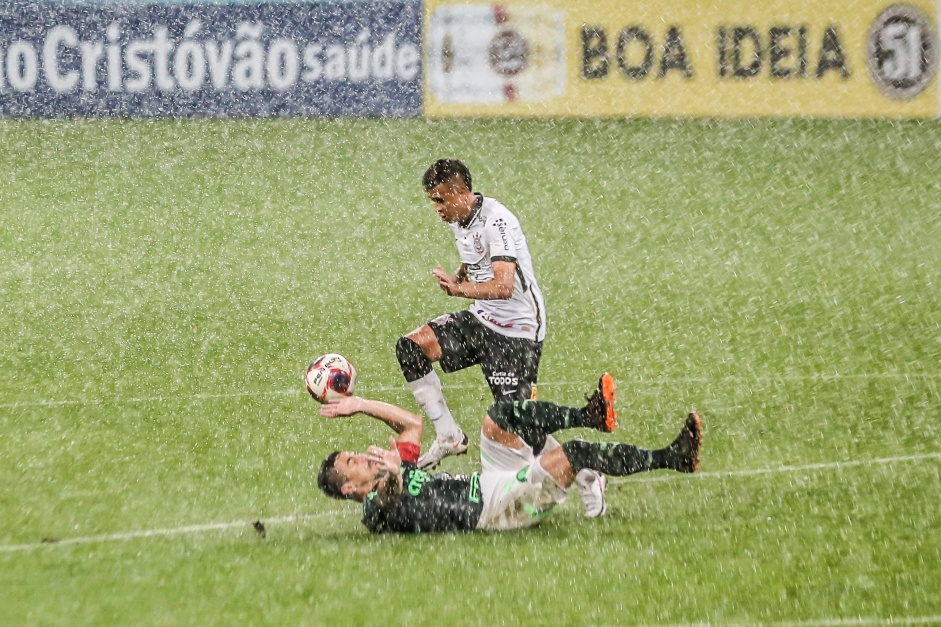 Cantillo no duelo contra o Palmeiras, pelo Campeonato Paulista, na Neo Química Arena
