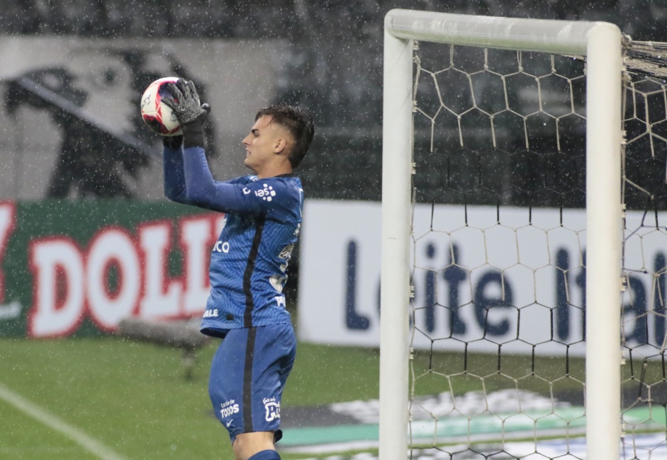 Matheus Donelli fez sua estreia pelo profissional do Corinthians contra o Palmeiras, na Neo Qumica Arena, pelo Paulisto