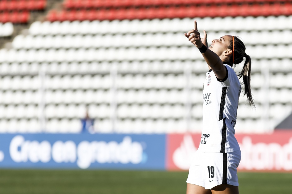 Crivelari durante goleada sobre o El Nacional, pela Copa Libertadores Feminina