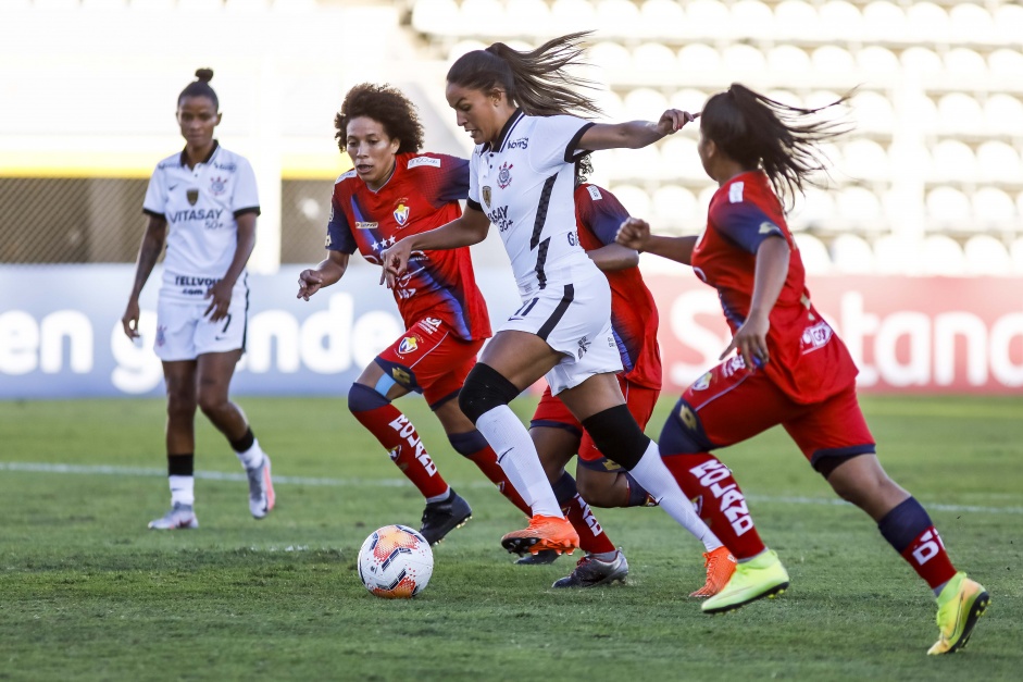 Gabi durante goleada sobre o El Nacional, pela Copa Libertadores Feminina