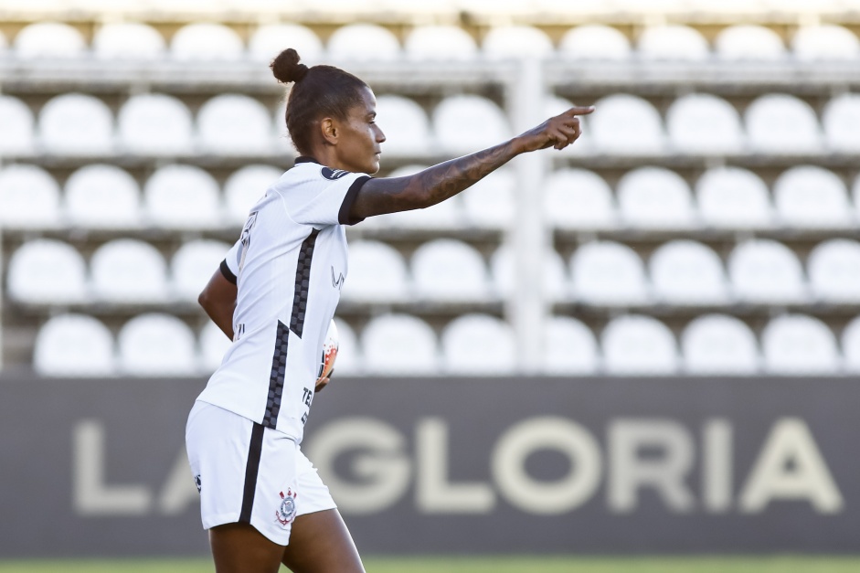 Grazi comemora gol contra o El Nacional, pela Libertadores Feminina