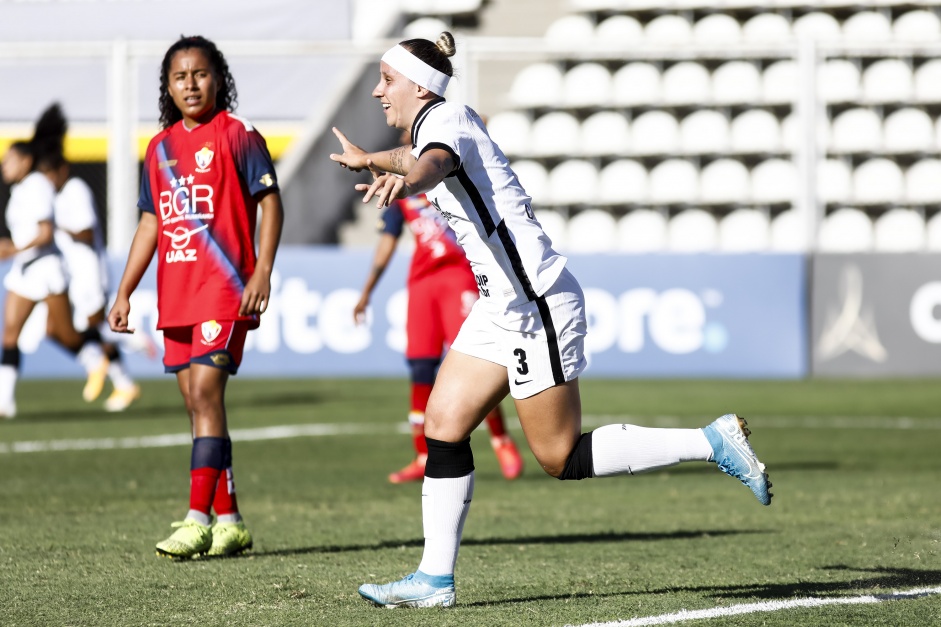 Pardal durante goleada sobre o El Nacional, pela Libertadores Feminina