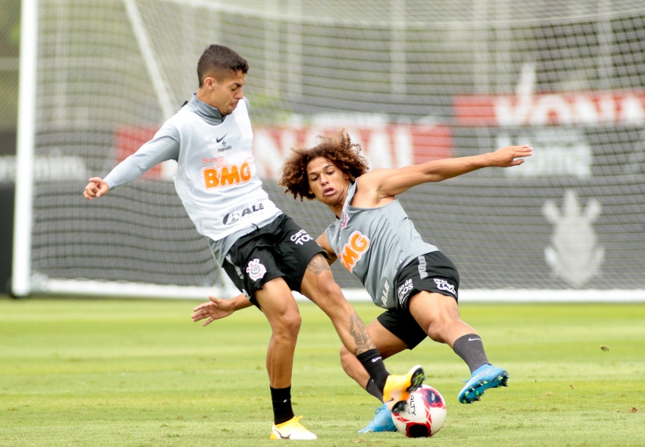 Gabriel Pereira e Guilherme Biro no ltimo treino antes do jogo contra a Ponte Preta