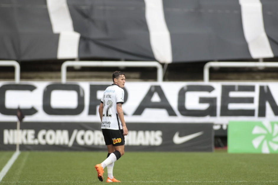 Mateus Vital no jogo contra a Ponte Preta, na Neo Química Arena, pelo Campeonato Paulista