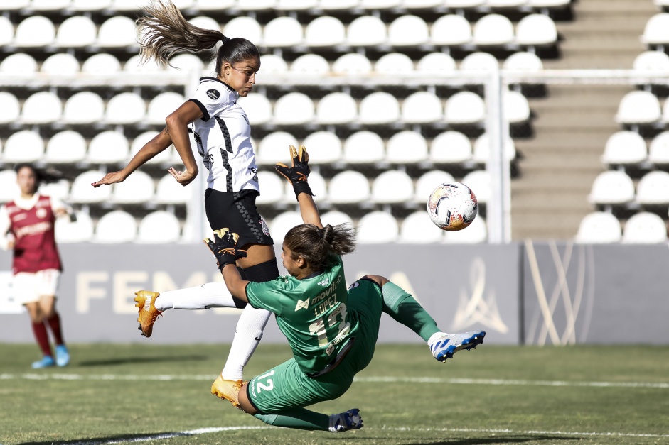 Gabi Nunes no duelo contra o Universitario-PER, pela Copa Libertadores Feminina