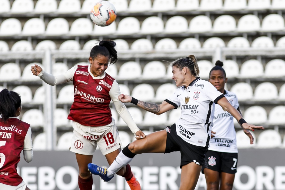 Gabi Zanotti no jogo contra o Universitario-PER, pela Copa Libertadores Feminina