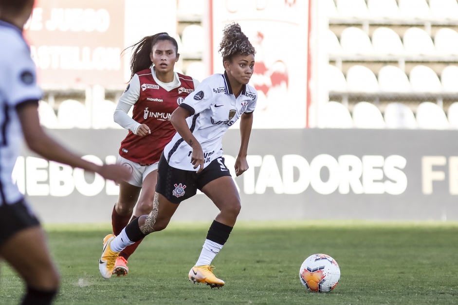 Ingryd no jogo contra o Universitario-PER, pela Copa Libertadores Feminina