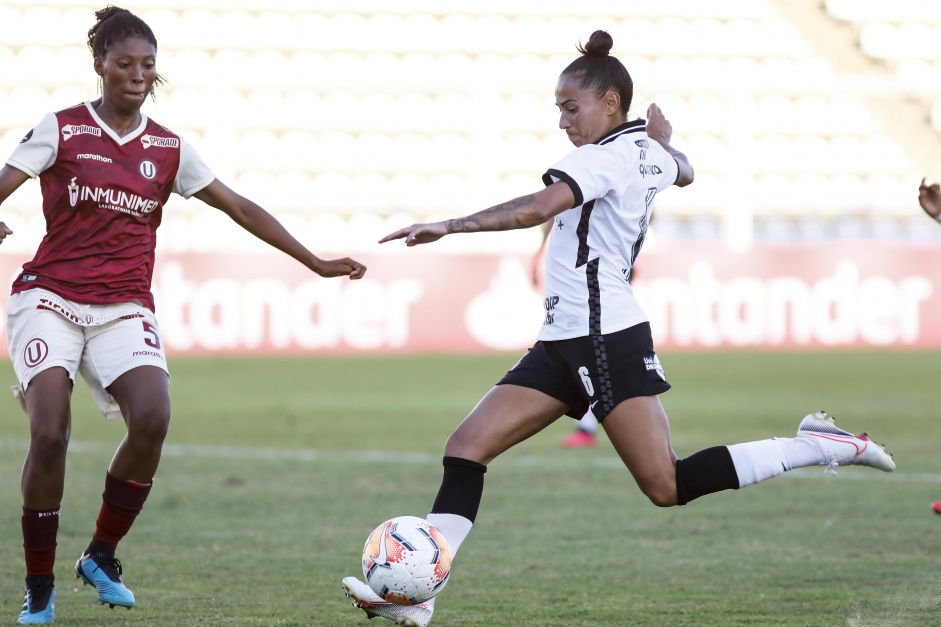 Juliete no duelo contra o Universitario-PER, pela Copa Libertadores Feminina