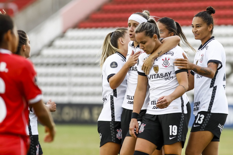Jogadoras do Timo no jogo entre Corinthians e Amrica de Cali, pela Copa Libertadores Feminina