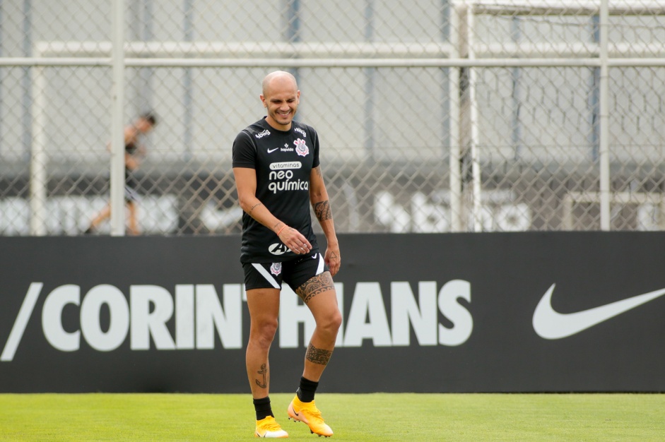 Fbio Santos no treinamento do Corinthians no CT Dr. Joaquim Grava
