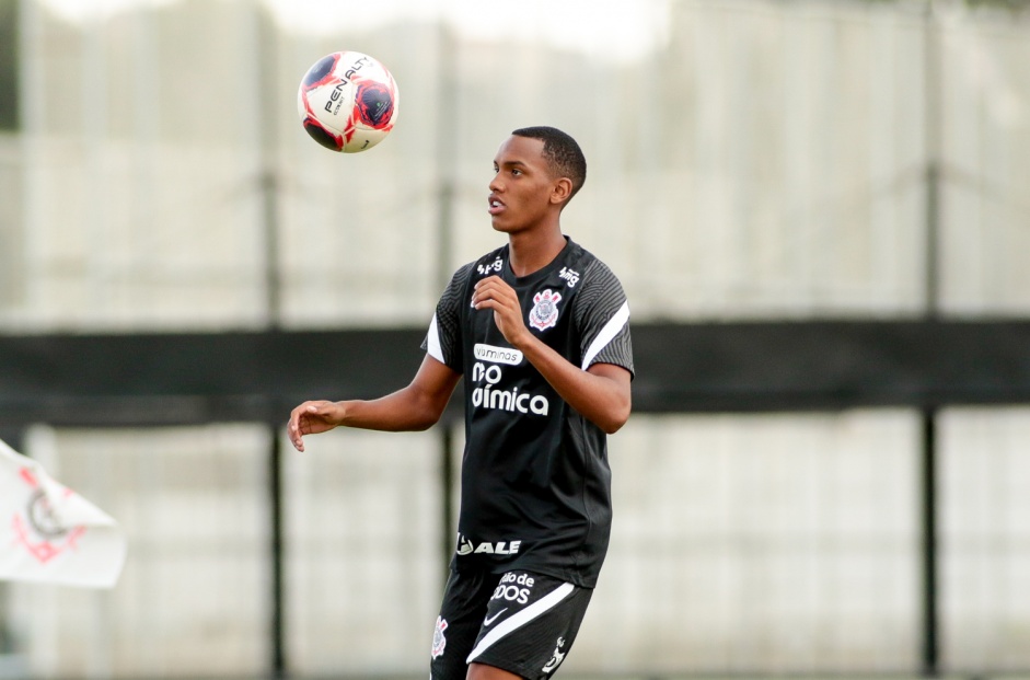 Provável titular nesta noite, Cauê é um dos pendurados do Corinthians Provável titular nesta noite, Cauê é um dos pendurados do Corinthians