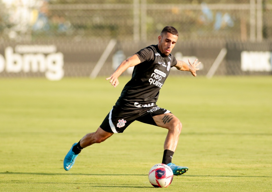 Volante Gabriel está descontente com o momento do Corinthians; jogador deve completar 198º jogo pelo Timão nesta noite