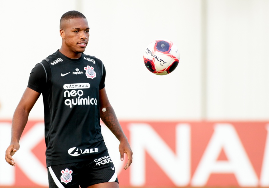 Cria da base, Xavier foi um dos titulares do Corinthians diante da Ferroviria