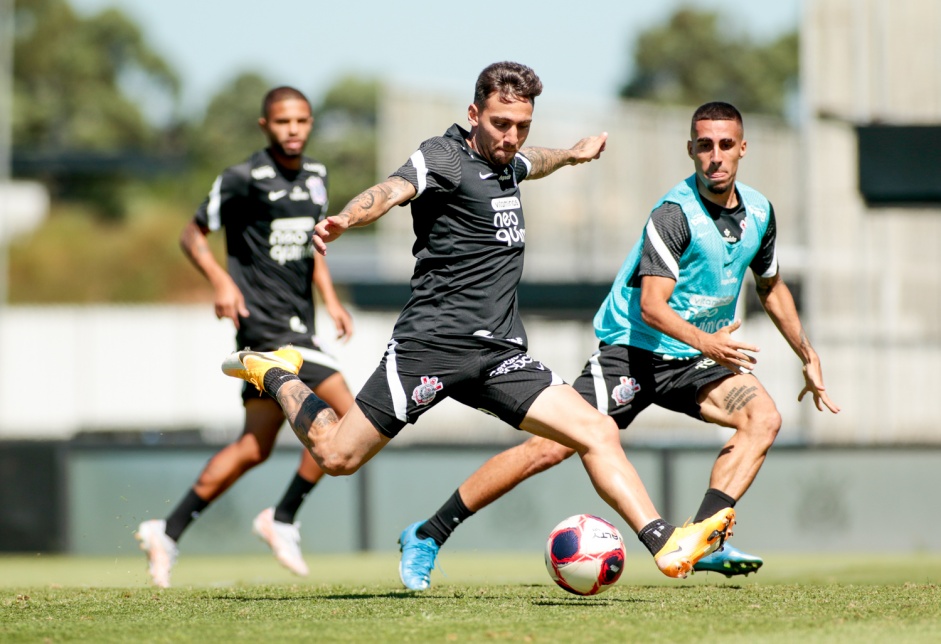 Gustavo Silva (Mosquito) durante treinamento do Corinthians no CT