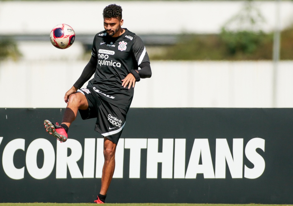 Lo Santos durante o treino do Corinthians no Centro de Treinamentos Joaquim Grava